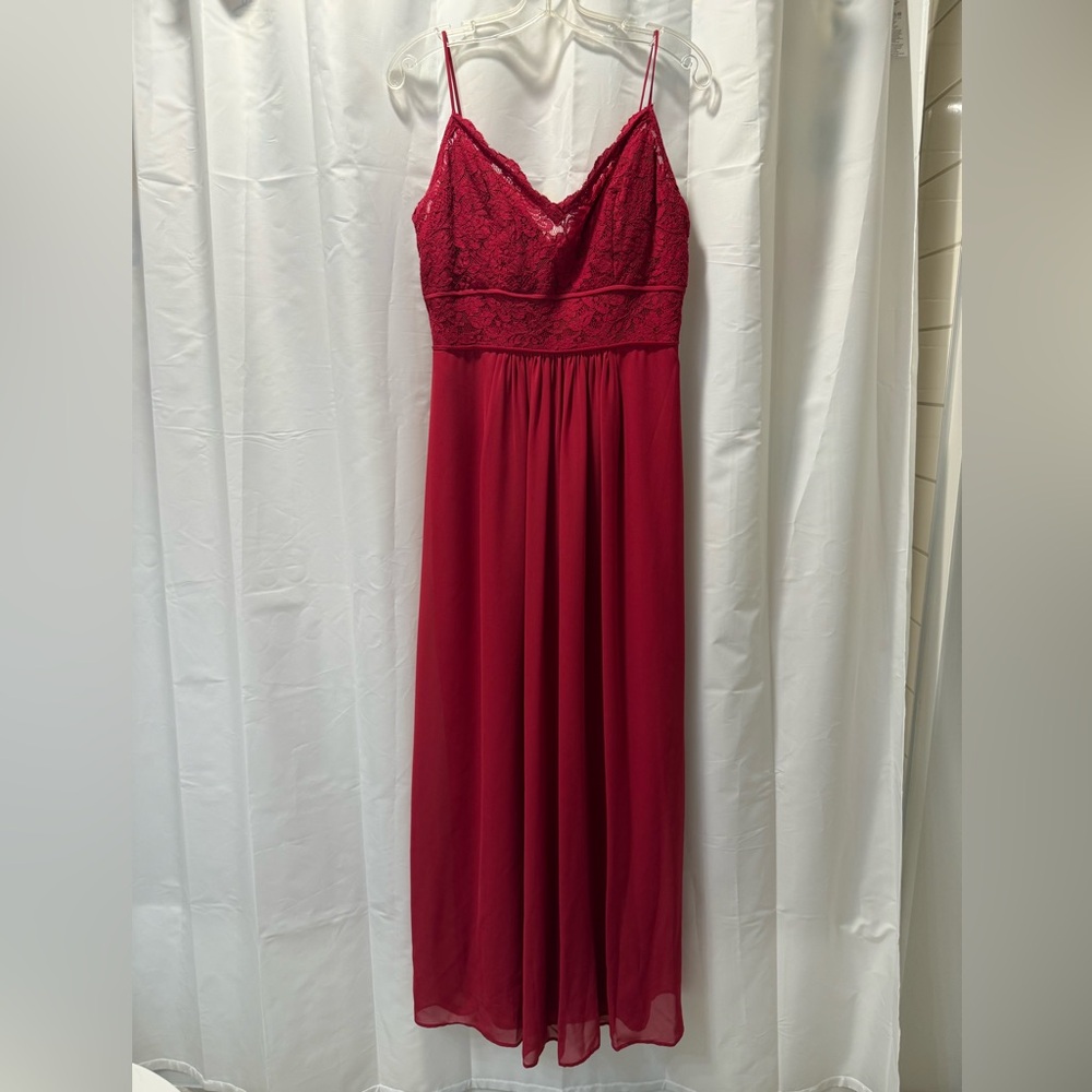 Elegant Red Lace Maxi Bridesmaid Dress